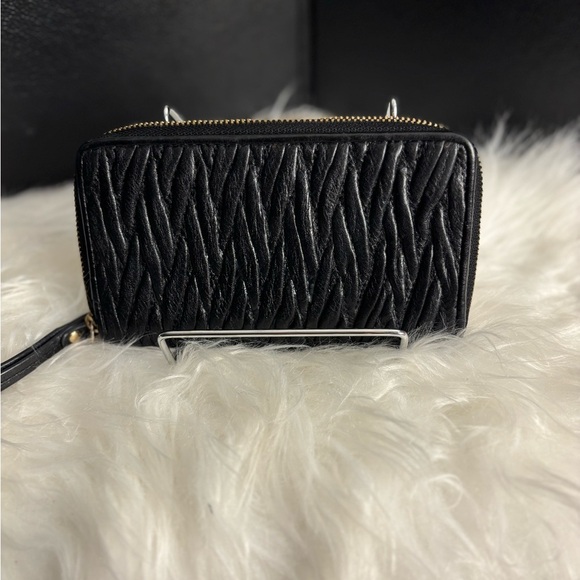 Coach Black Accordion Zip Wristlet w/ Quilted Leather - Picture 3 of 7